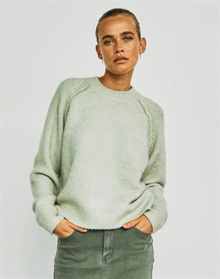 Andrea WBL Cropped Strik 